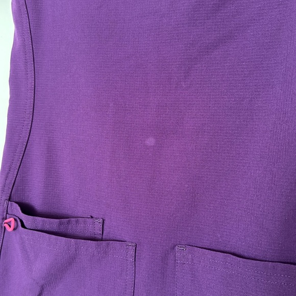 Heartsoul scrub top - Picture 2 of 3